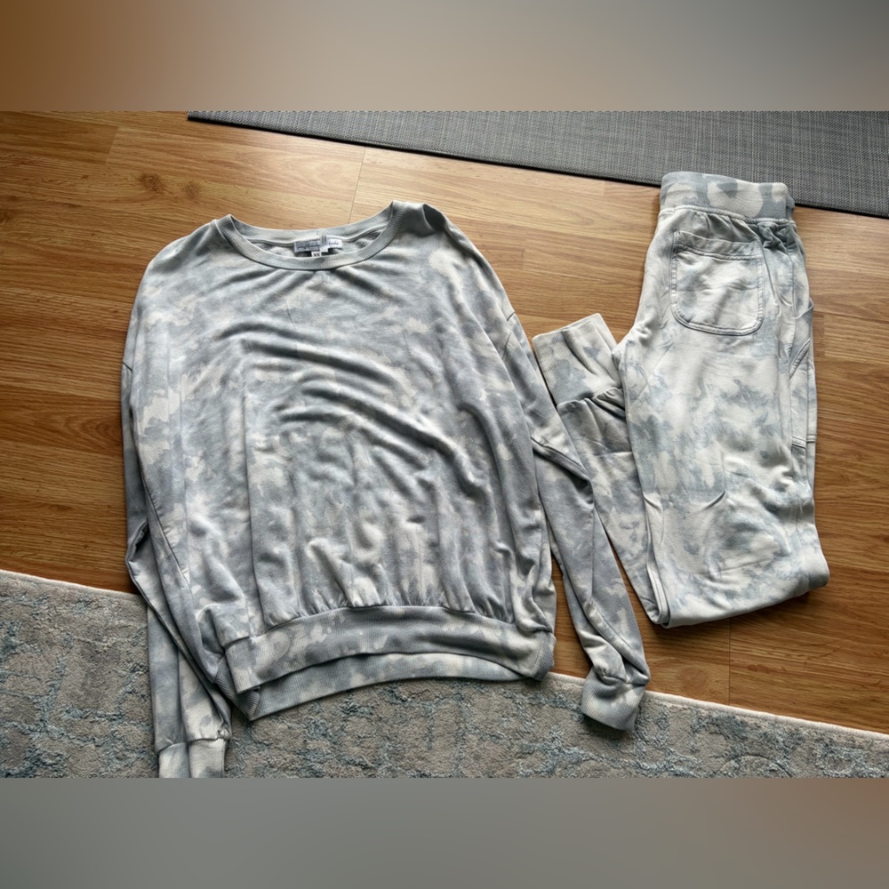 Young Fabulous & Broke Women's Light Gray Tie-Dye Lounge Set